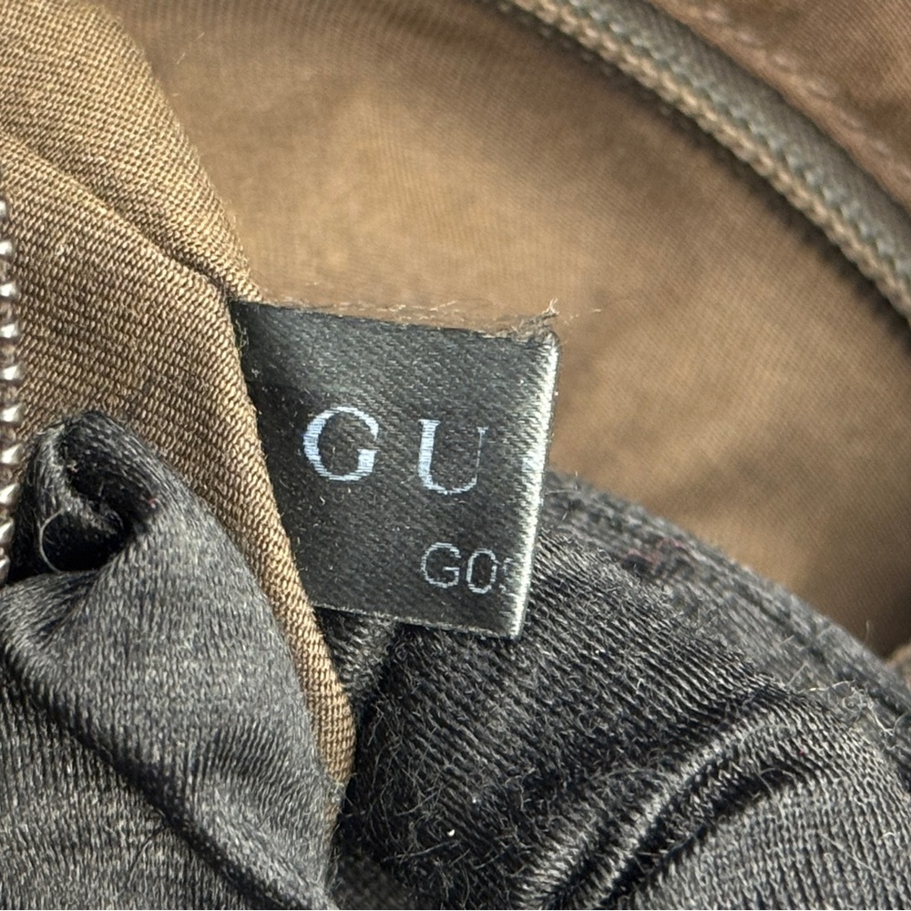 Gucci Beige Monogram Bag with Red and Green Strap - Picture 13 of 16